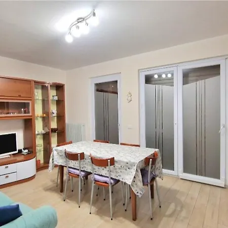 Chiara Pool Apartment Bardolino